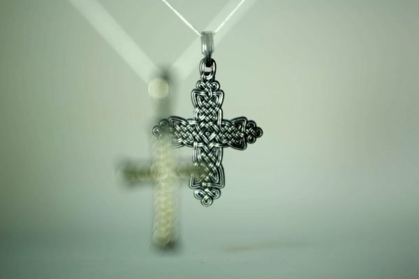 Крест в виде плетения